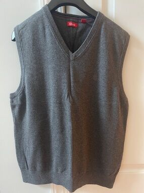 Izod Men's Dark Gray V-Neck Sweater Vest